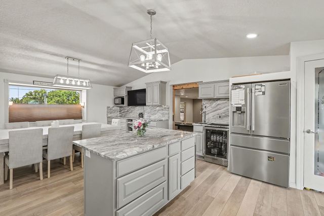 412 El Pueblo Road NW, Los Ranchos, NM 87114