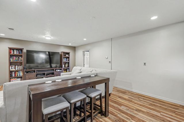 412 El Pueblo Road NW, Los Ranchos, NM 87114