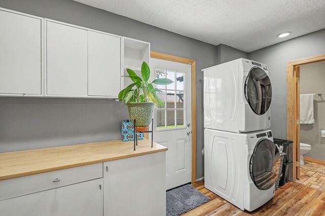 412 El Pueblo Road NW, Los Ranchos, NM 87114