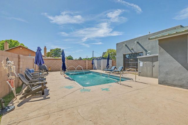 412 El Pueblo Road NW, Los Ranchos, NM 87114