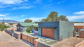 412 El Pueblo Road NW, Los Ranchos, NM 87114