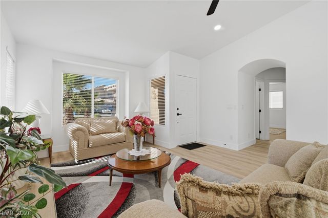 9109 Dolente Avenue, Las Vegas, NV 89129