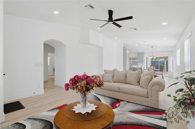 9109 Dolente Avenue, Las Vegas, NV 89129