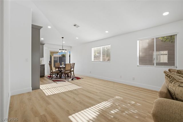 9109 Dolente Avenue, Las Vegas, NV 89129