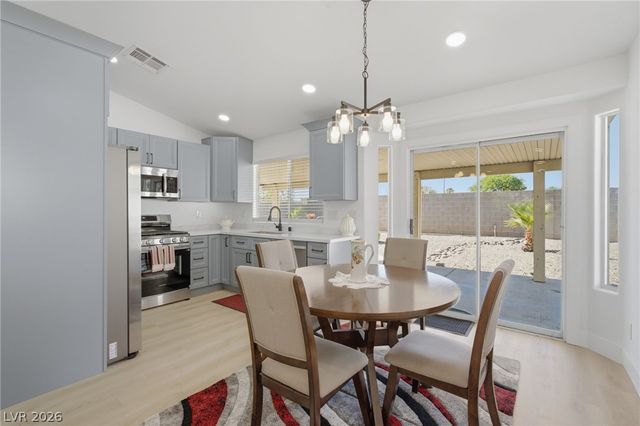9109 Dolente Avenue, Las Vegas, NV 89129
