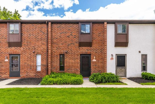 13 King Arthur Court, Westerville, OH 43081