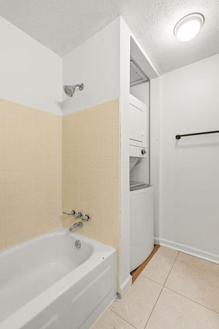 13 King Arthur Court, Westerville, OH 43081