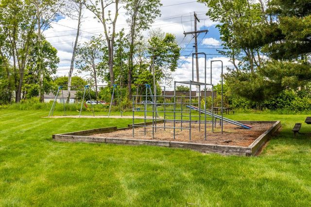 13 King Arthur Court, Westerville, OH 43081