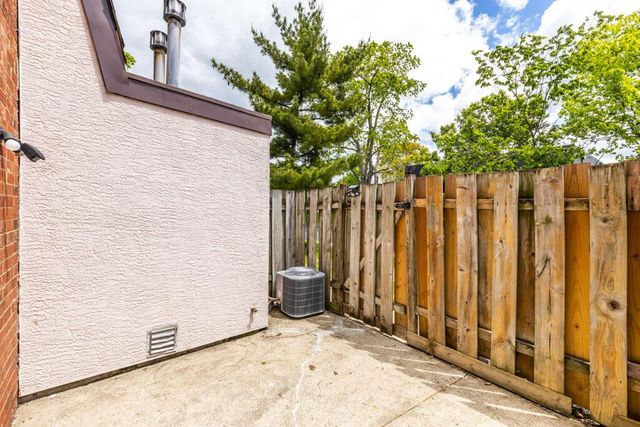 13 King Arthur Court, Westerville, OH 43081
