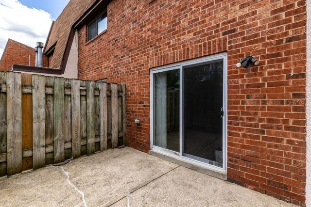 13 King Arthur Court, Westerville, OH 43081