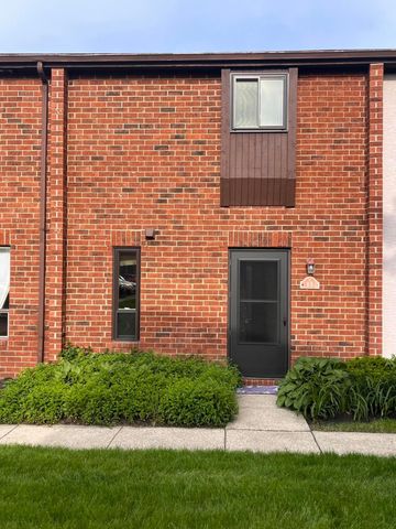 13 King Arthur Court, Westerville, OH 43081