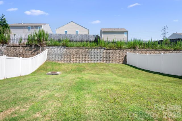 1554 Lilly Springs Place, Dallas, NC 28034