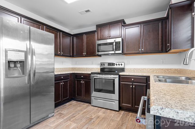 1554 Lilly Springs Place, Dallas, NC 28034