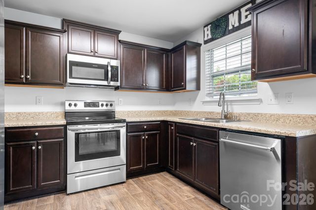 1554 Lilly Springs Place, Dallas, NC 28034