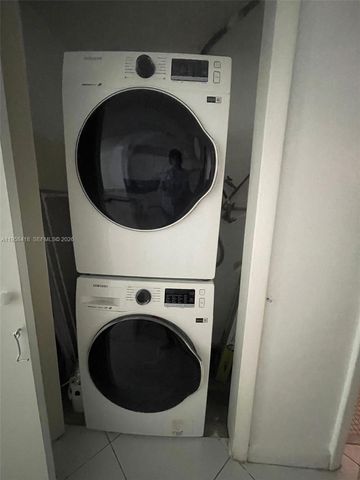 215 SE 3rd Ave 103C, Hallandale Beach, FL 33009