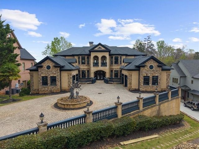 9005 Hayes Drive, Gainesville, GA 30506