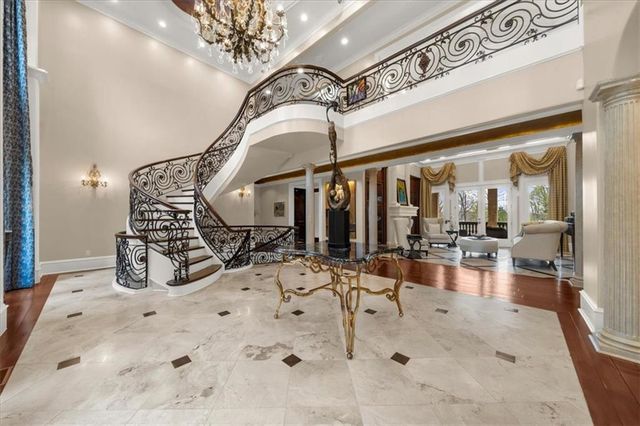 9005 Hayes Drive, Gainesville, GA 30506