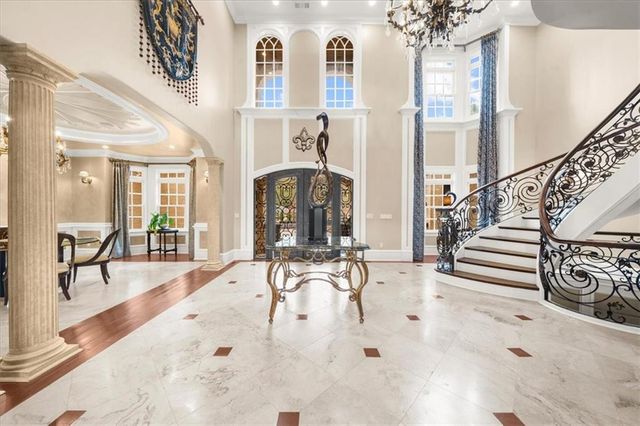 9005 Hayes Drive, Gainesville, GA 30506