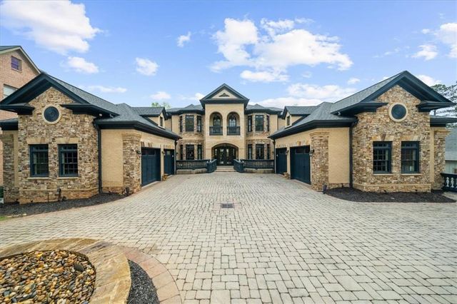 9005 Hayes Drive, Gainesville, GA 30506