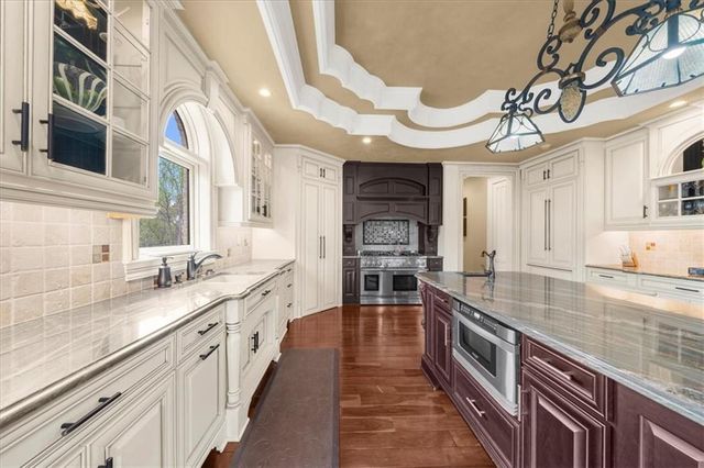 9005 Hayes Drive, Gainesville, GA 30506