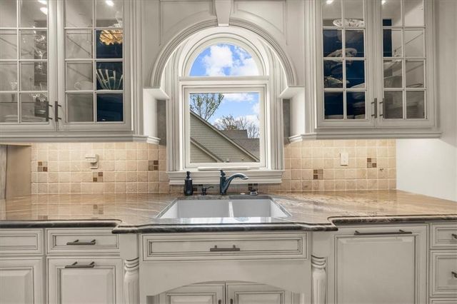 9005 Hayes Drive, Gainesville, GA 30506