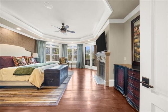 9005 Hayes Drive, Gainesville, GA 30506