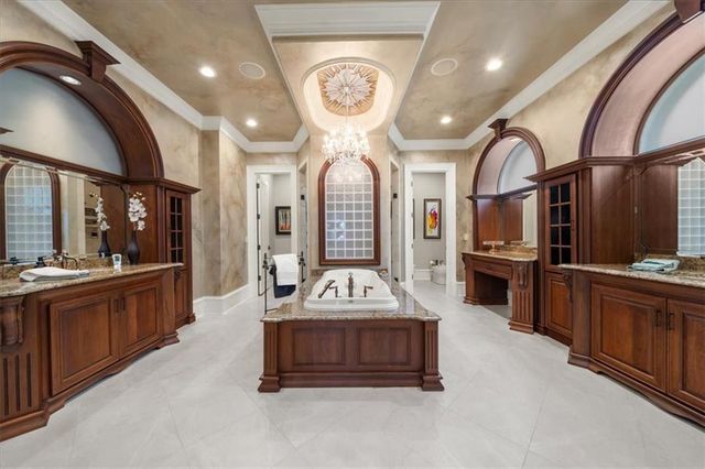 9005 Hayes Drive, Gainesville, GA 30506