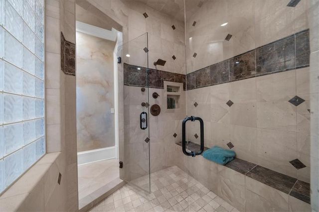 9005 Hayes Drive, Gainesville, GA 30506