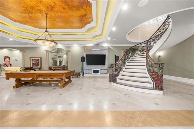 9005 Hayes Drive, Gainesville, GA 30506