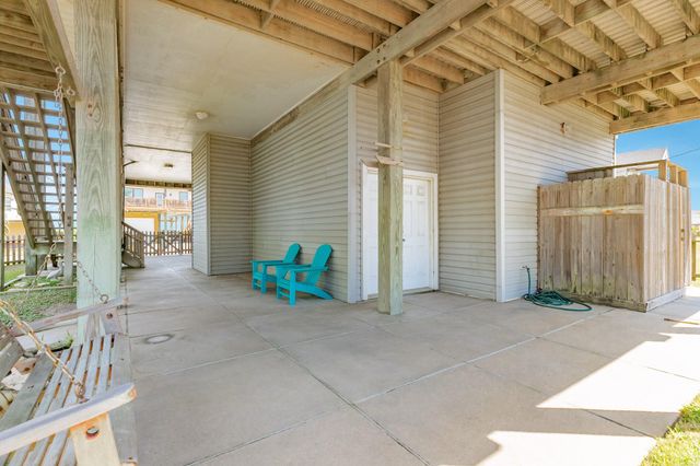 13037 John Reynolds Road, Galveston, TX 77554