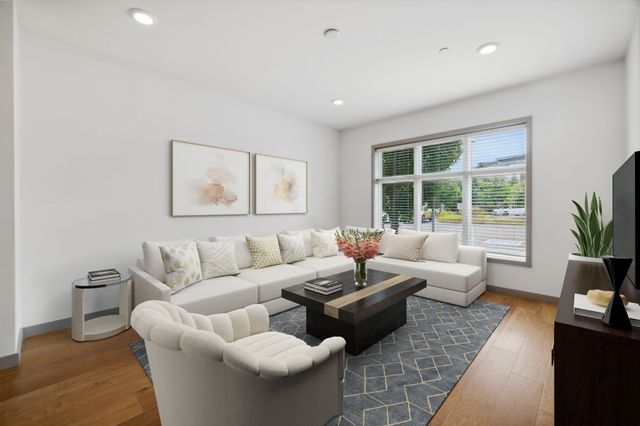 400 Herron Dr Apt 111, Nashville, TN 37210