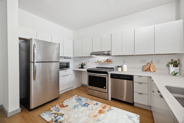 400 Herron Dr Apt 111, Nashville, TN 37210