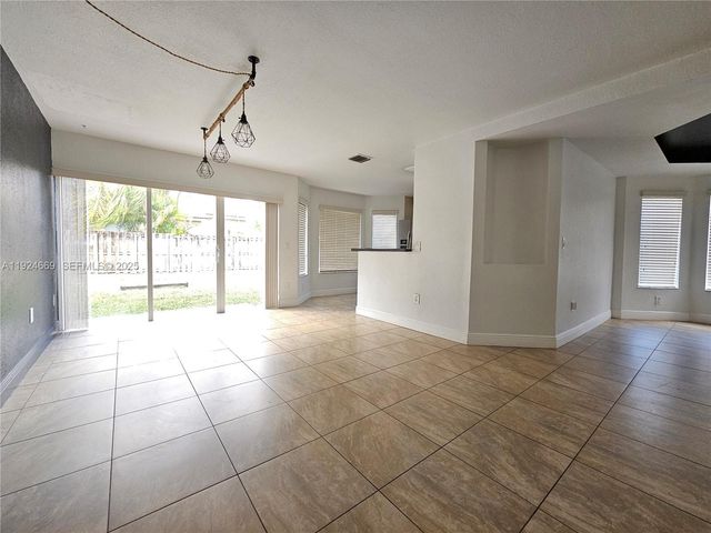 15447 SW 151st St, Miami, FL 33196