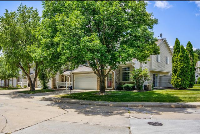 150 S Prairie View Drive 1112, West Des Moines, IA 50266