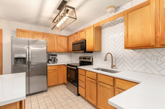 150 S Prairie View Drive 1112, West Des Moines, IA 50266