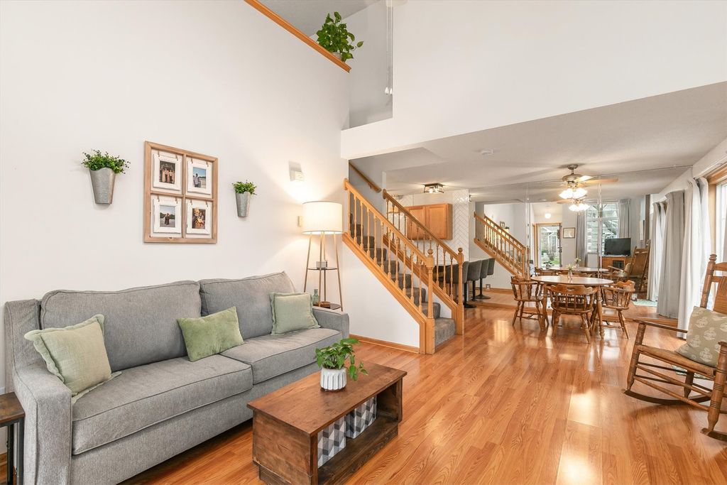 150 S Prairie View Drive 1112, West Des Moines, IA 50266