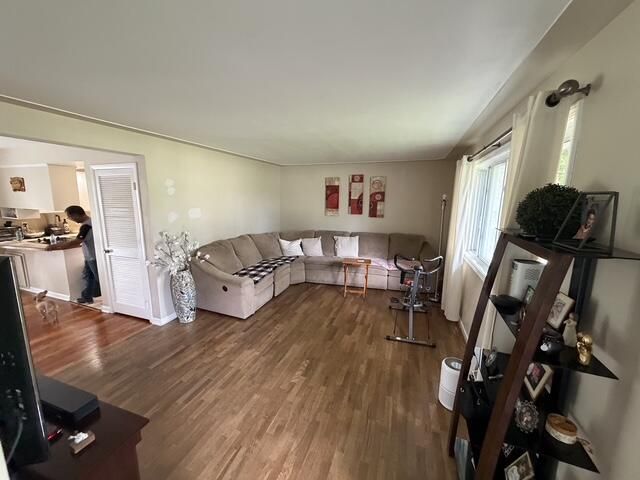 211 Leland Place, Lansing, MI 48917