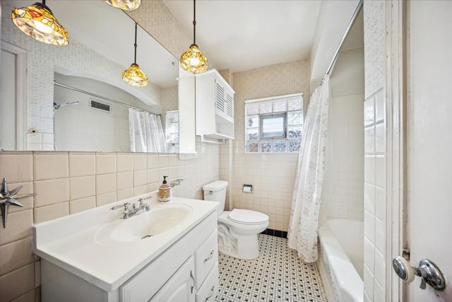 3047 N 79th Avenue, Elmwood Park, IL 60707