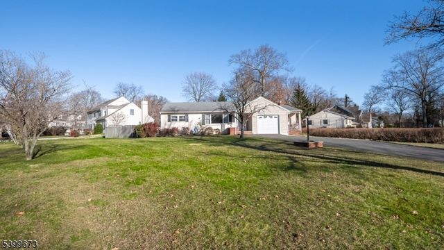 2 Orchard Rd, Florham Park Boro, NJ 07932