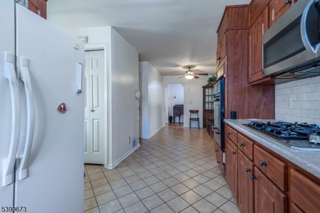 2 Orchard Rd, Florham Park Boro, NJ 07932