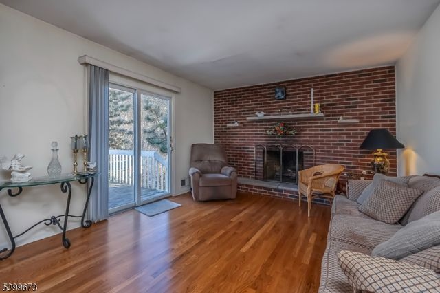 2 Orchard Rd, Florham Park Boro, NJ 07932