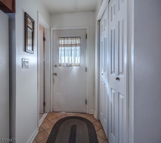 2 Orchard Rd, Florham Park Boro, NJ 07932