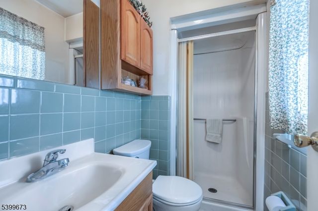 2 Orchard Rd, Florham Park Boro, NJ 07932