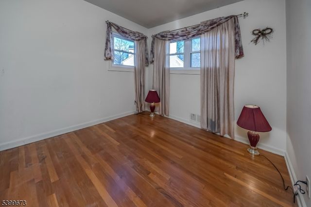 2 Orchard Rd, Florham Park Boro, NJ 07932