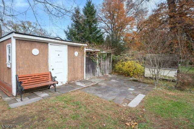 2 Orchard Rd, Florham Park Boro, NJ 07932