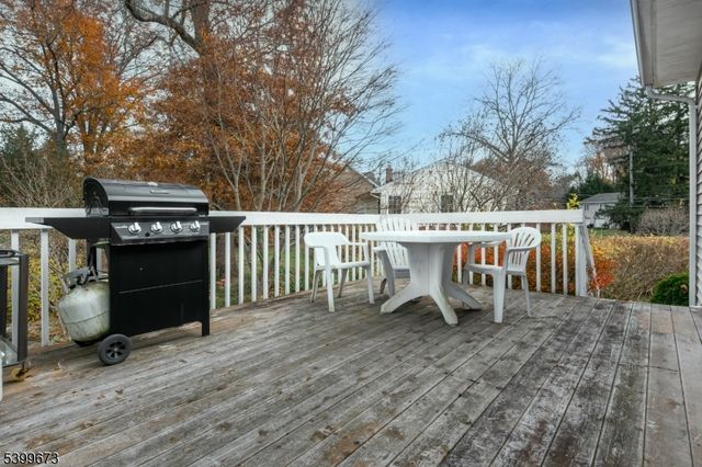 2 Orchard Rd, Florham Park Boro, NJ 07932