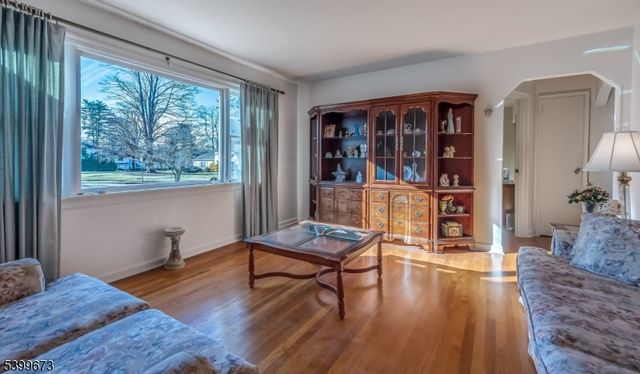 2 Orchard Rd, Florham Park Boro, NJ 07932