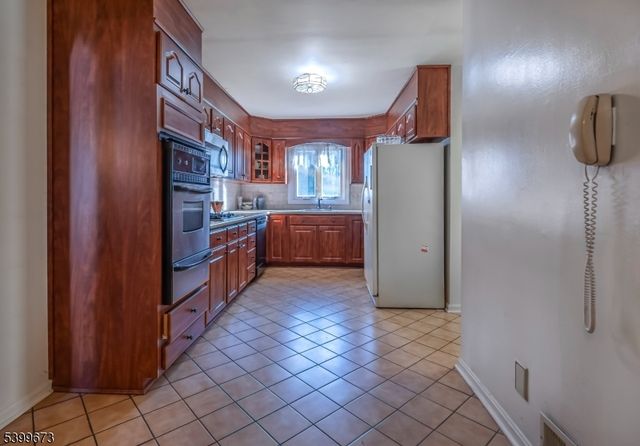 2 Orchard Rd, Florham Park Boro, NJ 07932