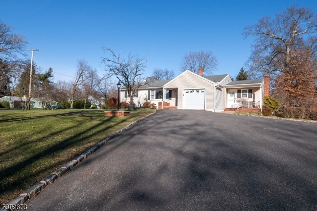 2 Orchard Rd, Florham Park Boro, NJ 07932