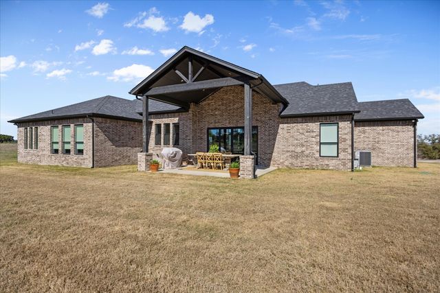 8011 Brownie Luker Boulevard, Granbury, TX 76048